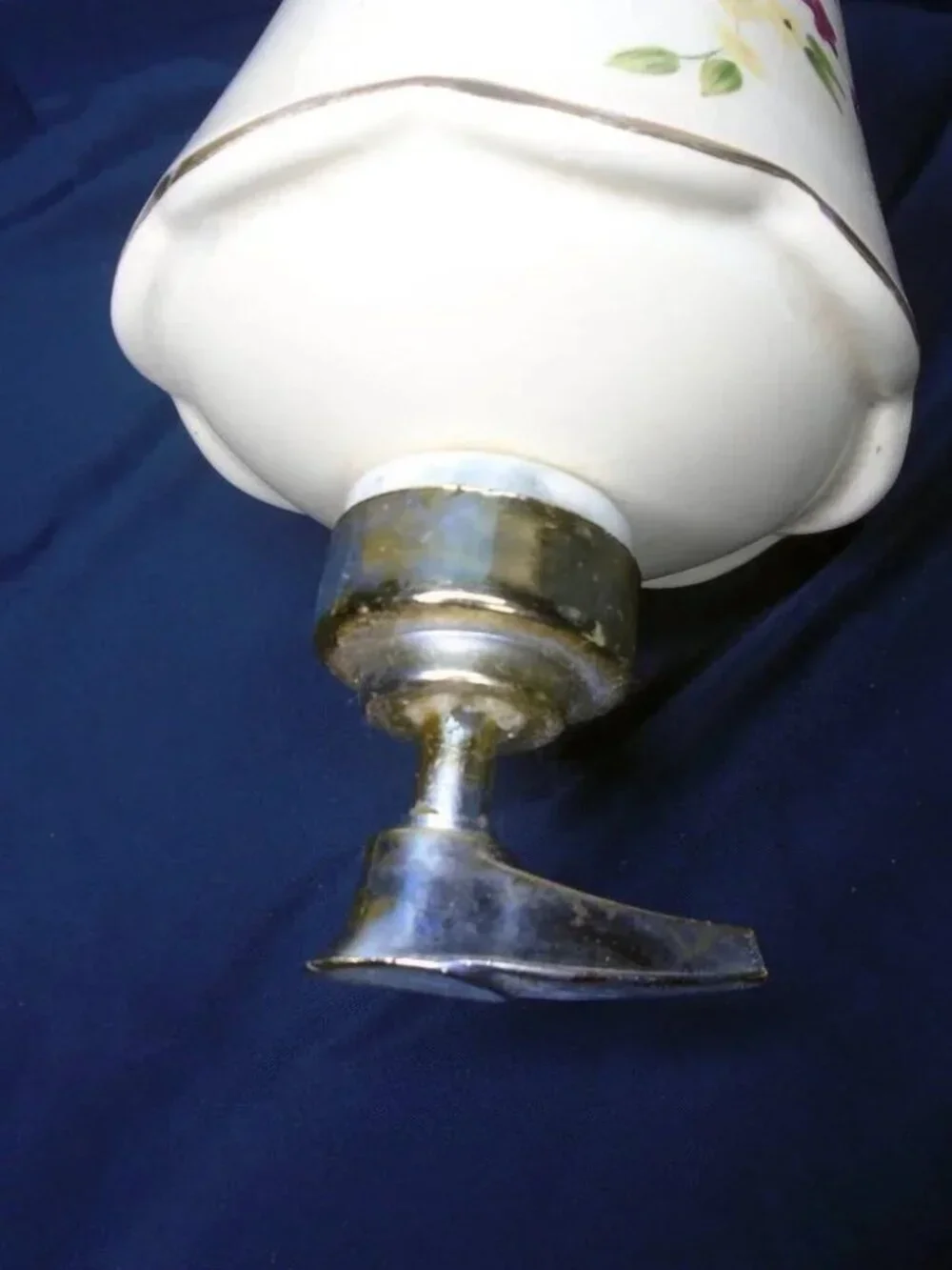 Vintage Ceramic Floral Soap / lotion Dispenser, Cottagecore Bathroom Accessory